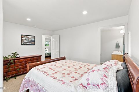 Tiny photo for 2516 Sandy Terrace, Medford, OR 97504 (MLS # 220225134)