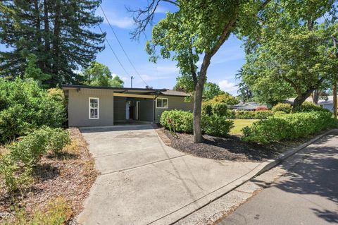 Tiny photo for 2516 Sandy Terrace, Medford, OR 97504 (MLS # 220225134)