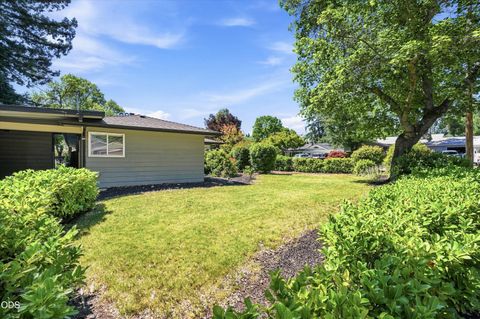 Tiny photo for 2516 Sandy Terrace, Medford, OR 97504 (MLS # 220225134)