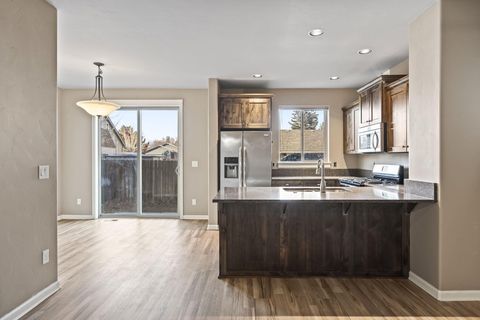 Tiny photo for 20786 Comet Lane, Bend, OR 97701 (MLS # 220216665)