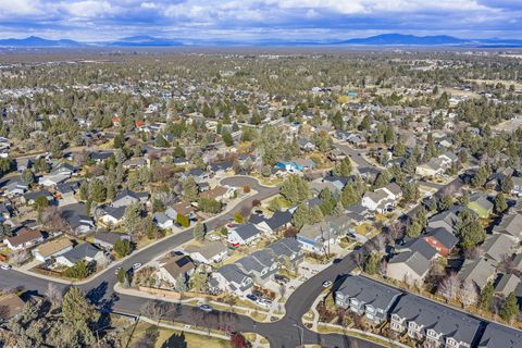 Tiny photo for 20786 Comet Lane, Bend, OR 97701 (MLS # 220216665)