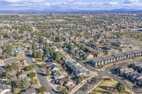 Tiny photo for 20786 Comet Lane, Bend, OR 97701 (MLS # 220216665)