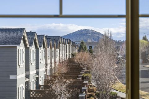 Tiny photo for 20786 Comet Lane, Bend, OR 97701 (MLS # 220216665)