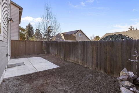 Tiny photo for 20786 Comet Lane, Bend, OR 97701 (MLS # 220216665)