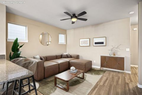 Tiny photo for 20786 Comet Lane, Bend, OR 97701 (MLS # 220216665)