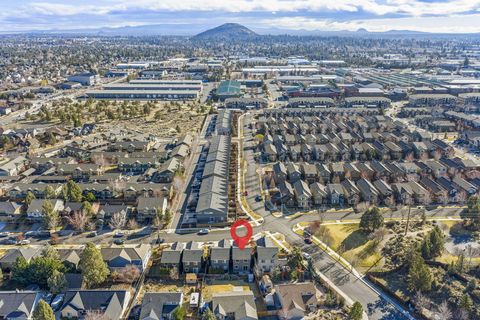 Tiny photo for 20786 Comet Lane, Bend, OR 97701 (MLS # 220216665)