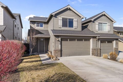 Tiny photo for 20786 Comet Lane, Bend, OR 97701 (MLS # 220216665)