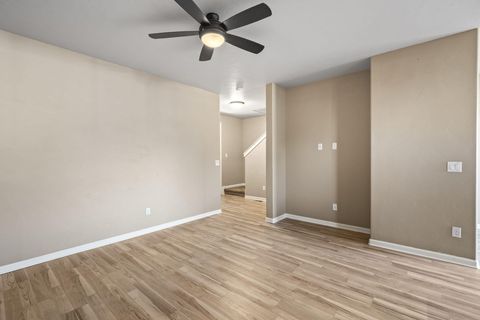 Tiny photo for 20786 Comet Lane, Bend, OR 97701 (MLS # 220216665)