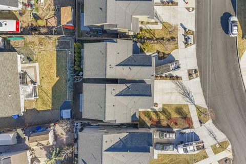 Tiny photo for 20786 Comet Lane, Bend, OR 97701 (MLS # 220216665)