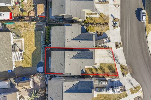 Tiny photo for 20786 Comet Lane, Bend, OR 97701 (MLS # 220216665)