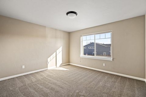 Tiny photo for 20786 Comet Lane, Bend, OR 97701 (MLS # 220216665)