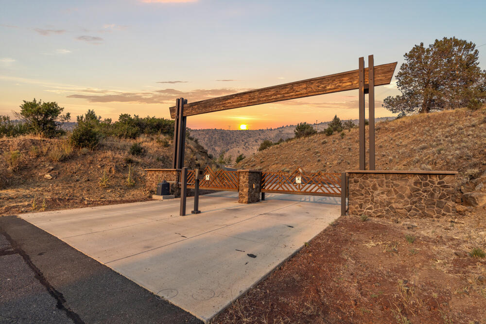 Paradise Hill - Residential