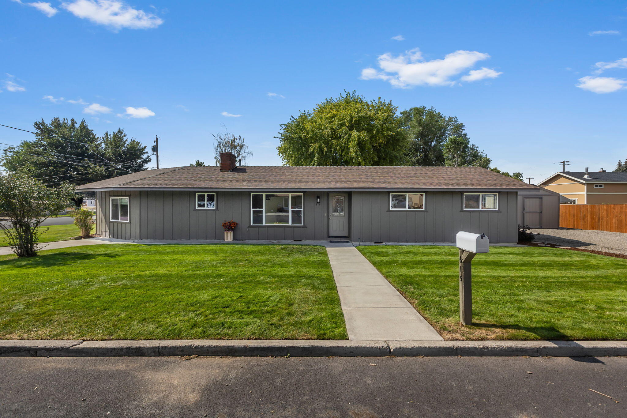 615 NE Fairview Street