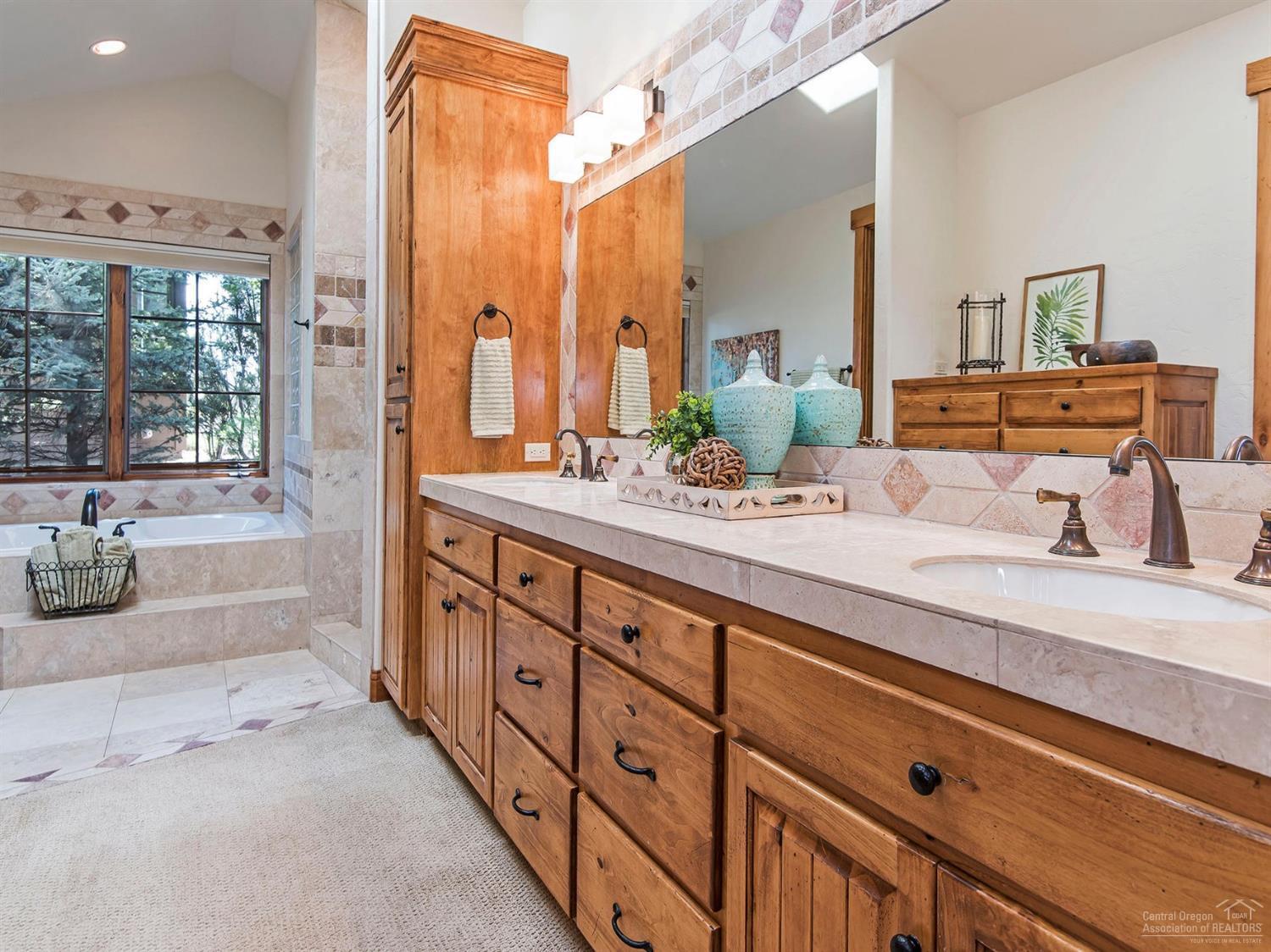 Broken Top - Residential