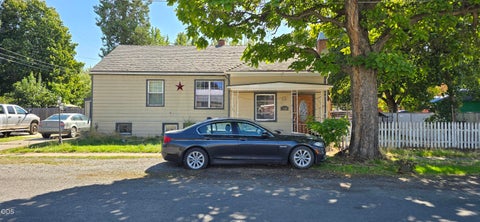 Photo of 156 E Ash Street, Union, OR 97883 (MLS # 220228906)