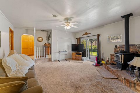 Tiny photo for 291 Chaparral Drive, Grants Pass, OR 97526 (MLS # 220216884)