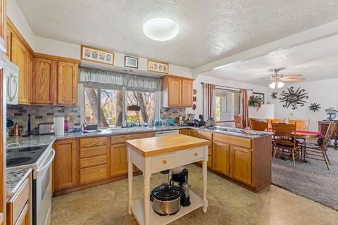 Tiny photo for 291 Chaparral Drive, Grants Pass, OR 97526 (MLS # 220216884)