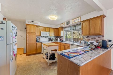 Tiny photo for 291 Chaparral Drive, Grants Pass, OR 97526 (MLS # 220216884)