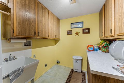 Tiny photo for 291 Chaparral Drive, Grants Pass, OR 97526 (MLS # 220216884)