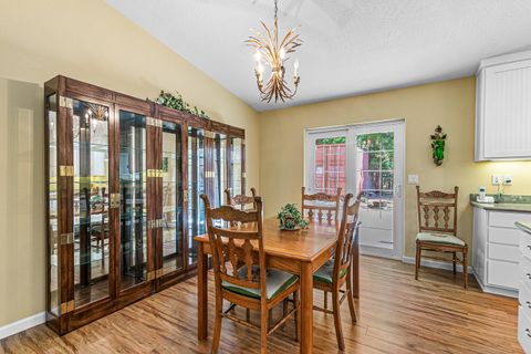 Tiny photo for 4059 Ditch Creek Road, Rogue River, OR 97537 (MLS # 220212660)