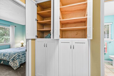 Tiny photo for 4059 Ditch Creek Road, Rogue River, OR 97537 (MLS # 220212660)