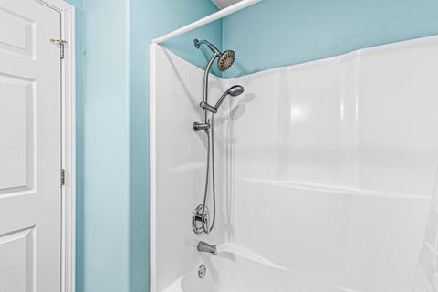 Tiny photo for 4059 Ditch Creek Road, Rogue River, OR 97537 (MLS # 220212660)