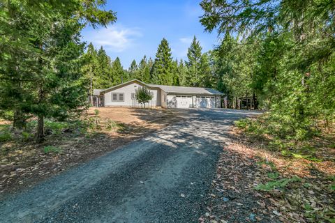 Tiny photo for 4059 Ditch Creek Road, Rogue River, OR 97537 (MLS # 220212660)