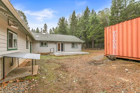 Tiny photo for 4059 Ditch Creek Road, Rogue River, OR 97537 (MLS # 220212660)