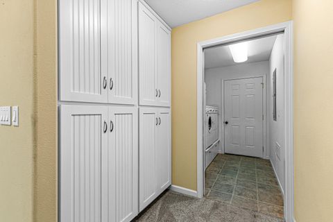 Tiny photo for 4059 Ditch Creek Road, Rogue River, OR 97537 (MLS # 220212660)