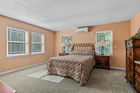 Tiny photo for 4059 Ditch Creek Road, Rogue River, OR 97537 (MLS # 220212660)