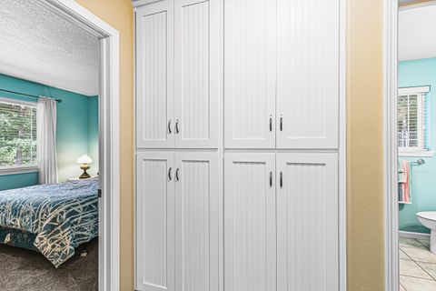 Tiny photo for 4059 Ditch Creek Road, Rogue River, OR 97537 (MLS # 220212660)