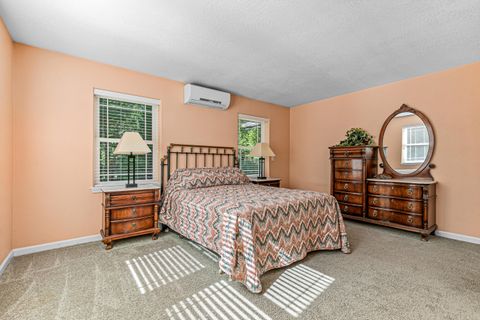 Tiny photo for 4059 Ditch Creek Road, Rogue River, OR 97537 (MLS # 220212660)