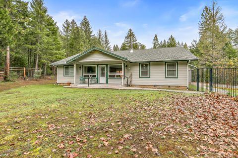 Tiny photo for 4059 Ditch Creek Road, Rogue River, OR 97537 (MLS # 220212660)