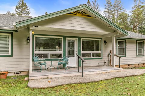 Tiny photo for 4059 Ditch Creek Road, Rogue River, OR 97537 (MLS # 220212660)