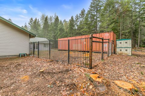 Tiny photo for 4059 Ditch Creek Road, Rogue River, OR 97537 (MLS # 220212660)