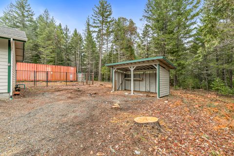 Tiny photo for 4059 Ditch Creek Road, Rogue River, OR 97537 (MLS # 220212660)