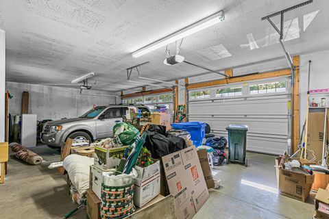 Tiny photo for 4059 Ditch Creek Road, Rogue River, OR 97537 (MLS # 220212660)