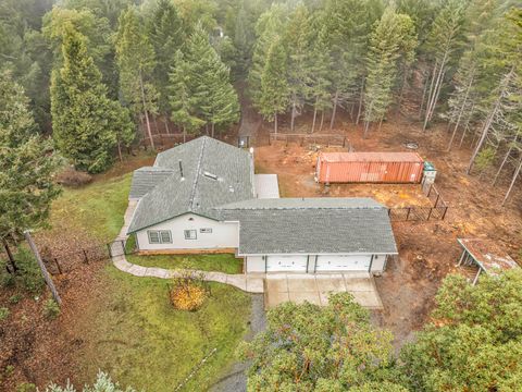 Tiny photo for 4059 Ditch Creek Road, Rogue River, OR 97537 (MLS # 220212660)