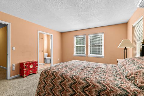 Tiny photo for 4059 Ditch Creek Road, Rogue River, OR 97537 (MLS # 220212660)