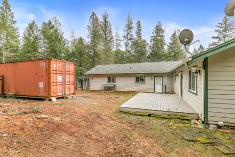 Tiny photo for 4059 Ditch Creek Road, Rogue River, OR 97537 (MLS # 220212660)