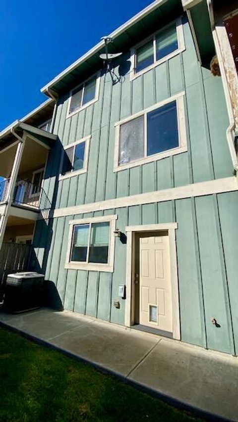 Tiny photo for 341 Englemann Lane, Medford, OR 97501 (MLS # 220213910)