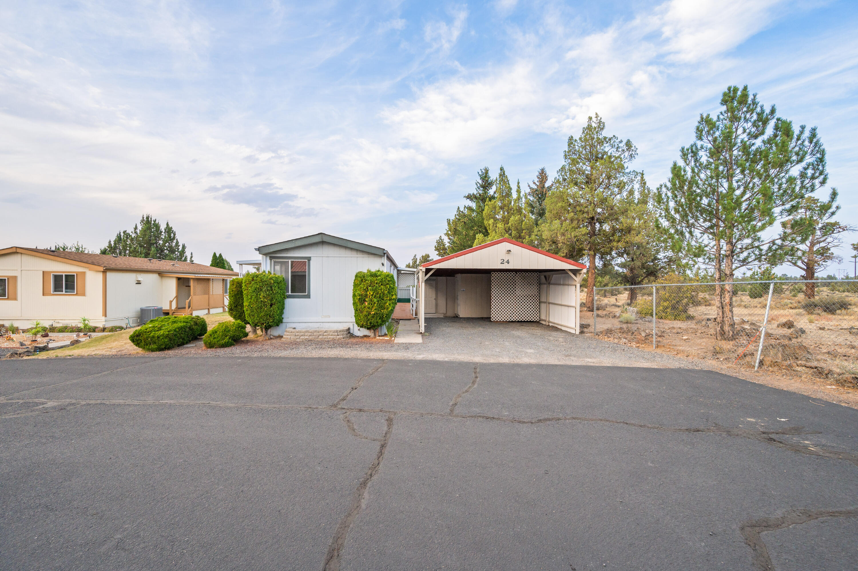 6100 S Highway 97 24