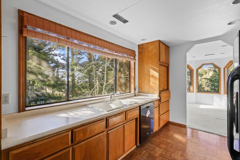 Tiny photo for 4437 San Juan Drive, Medford, OR 97504 (MLS # 220217358)