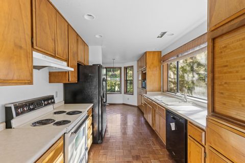 Tiny photo for 4437 San Juan Drive, Medford, OR 97504 (MLS # 220217358)