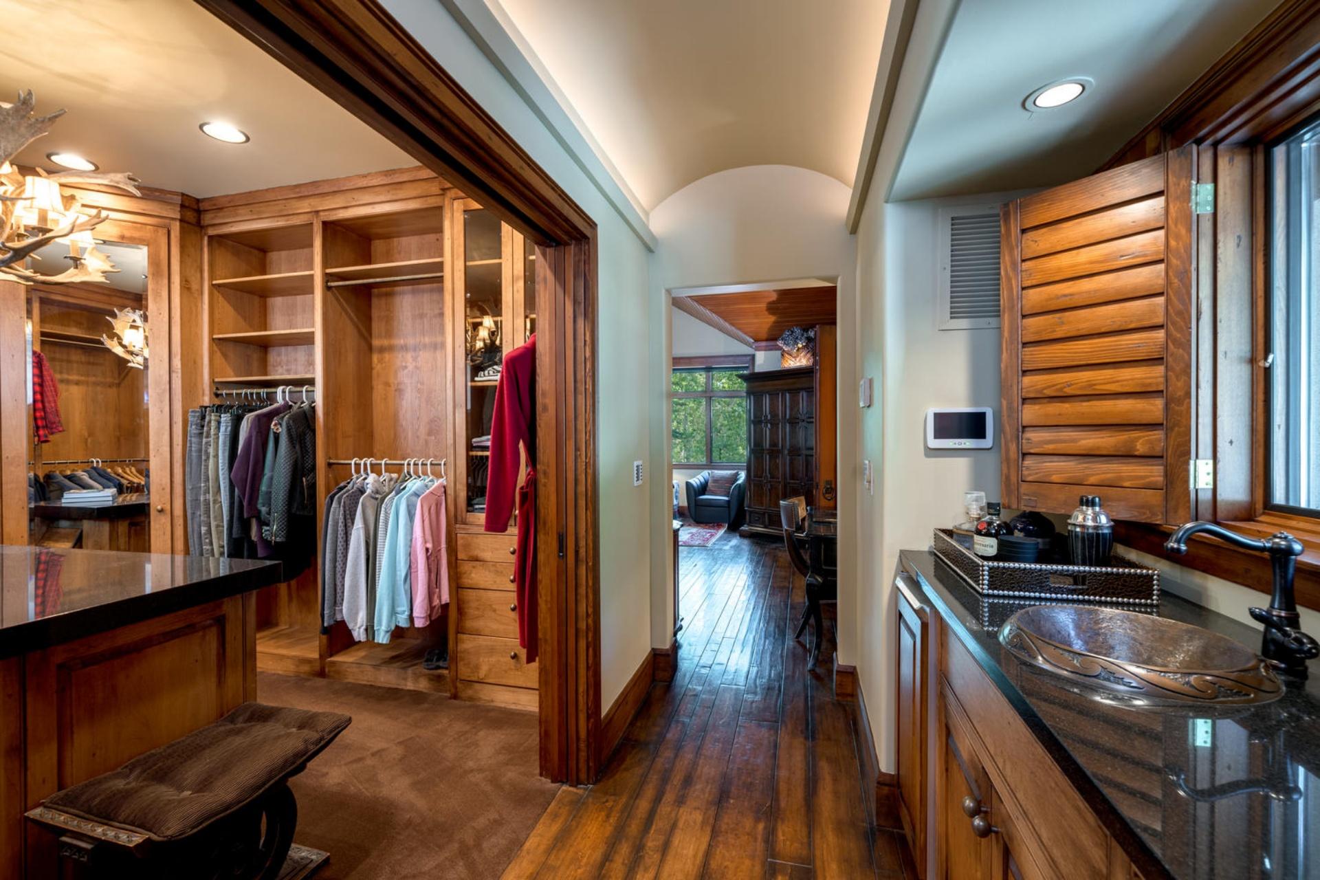 Broken Top - Residential