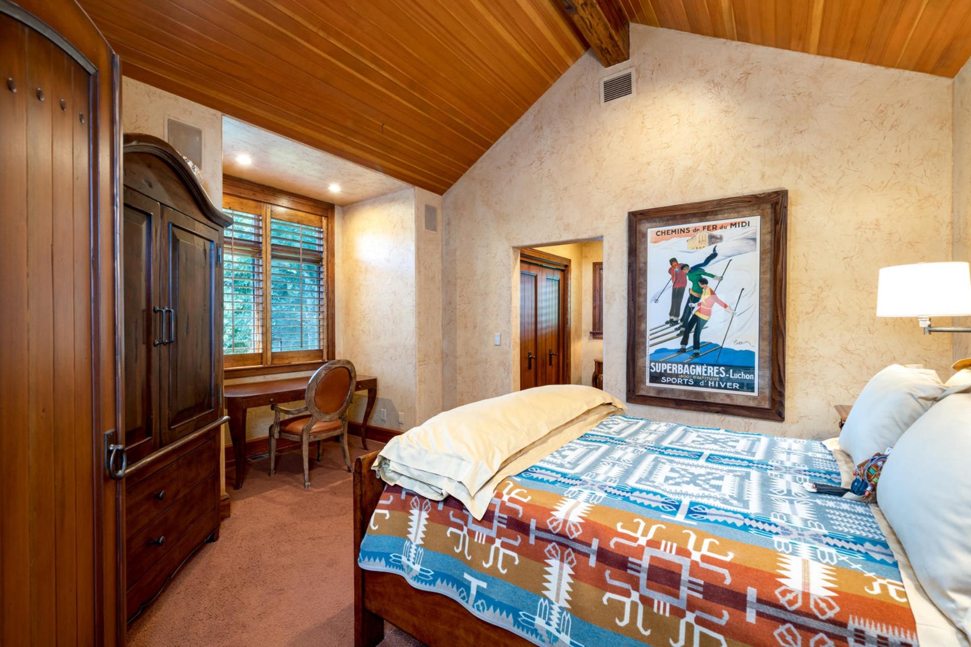 Broken Top - Residential