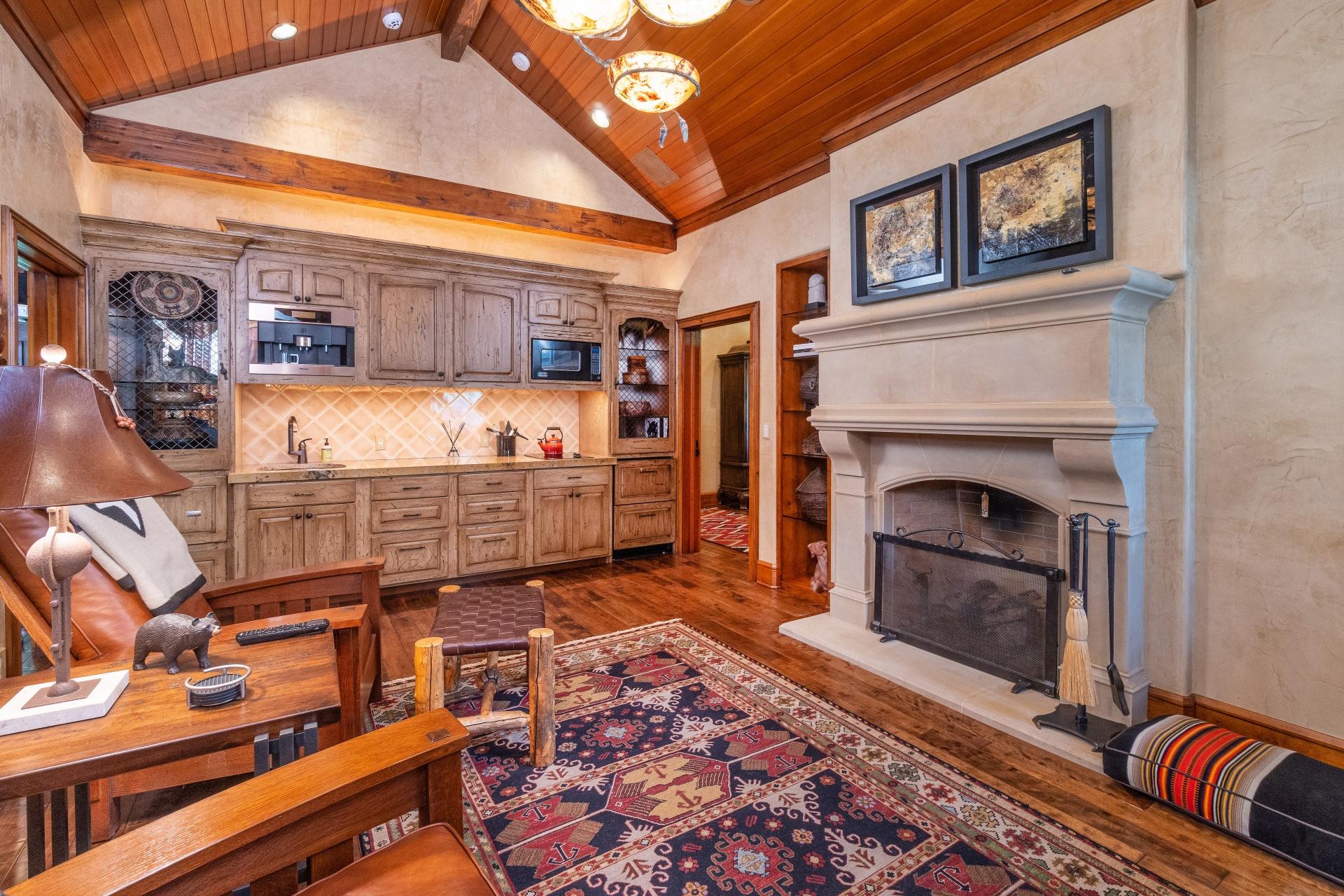 Broken Top - Residential