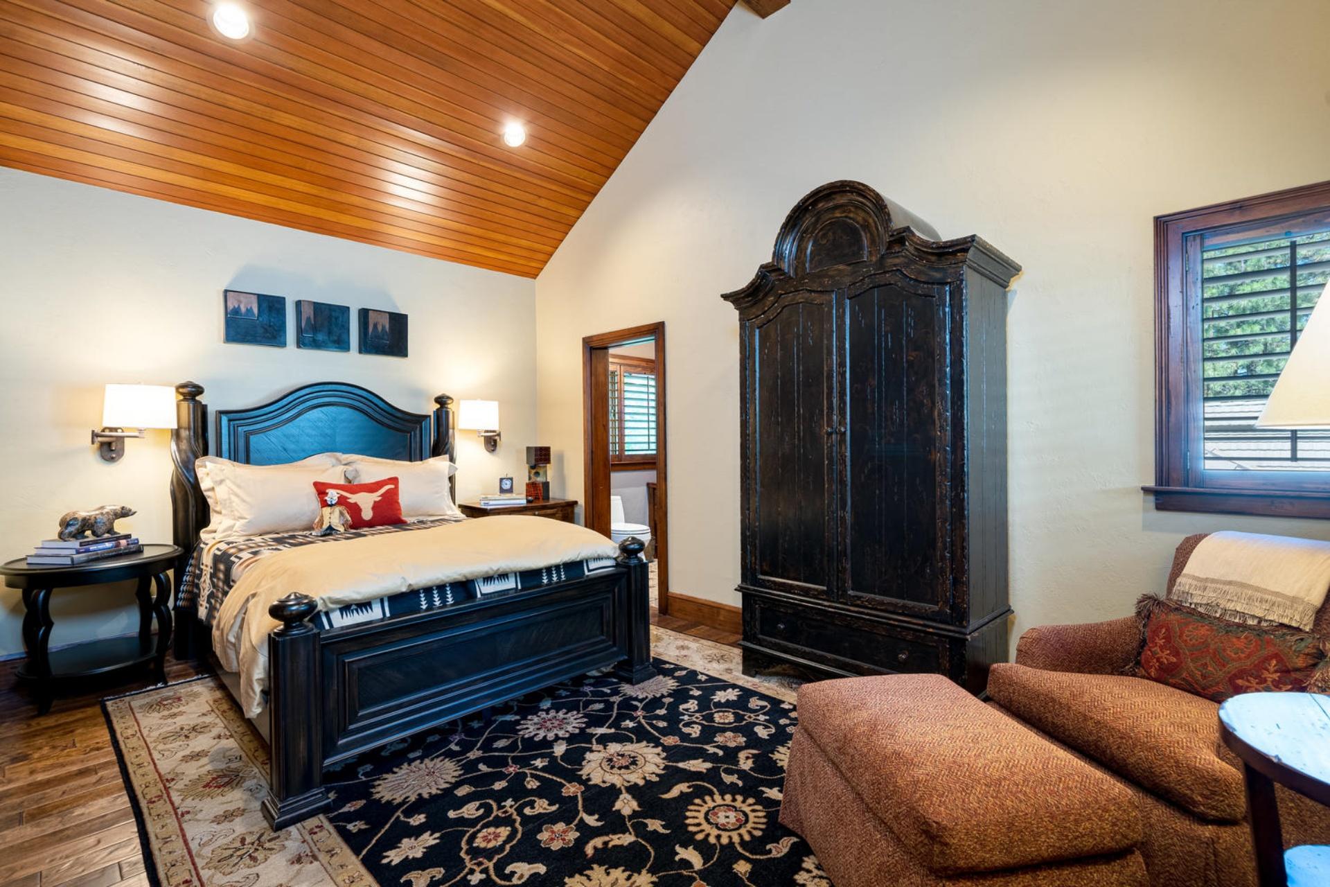 Broken Top - Residential