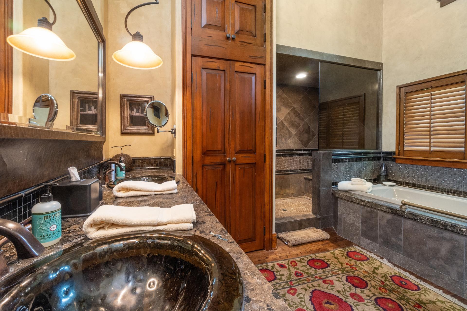 Broken Top - Residential