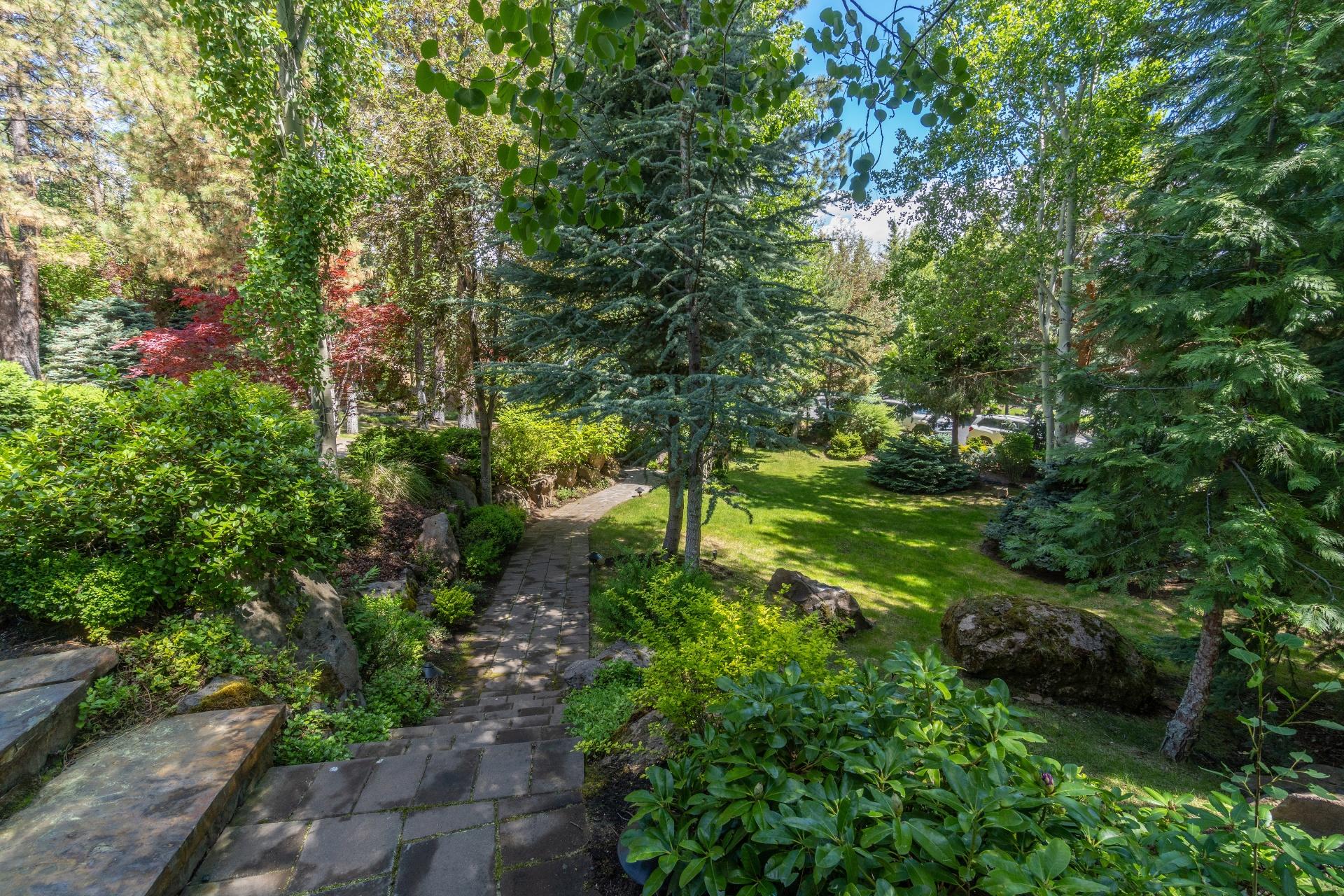 Broken Top - Residential